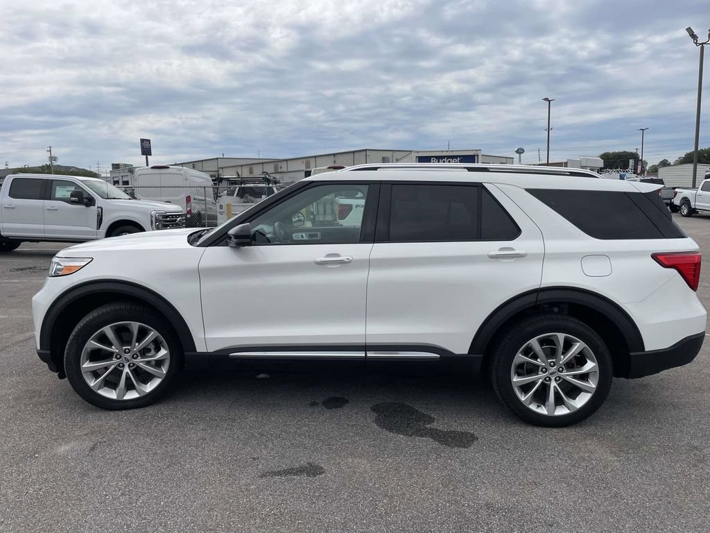 Certified 2023 Ford Explorer Platinum w/ Technology Package AWD/4WD image 6