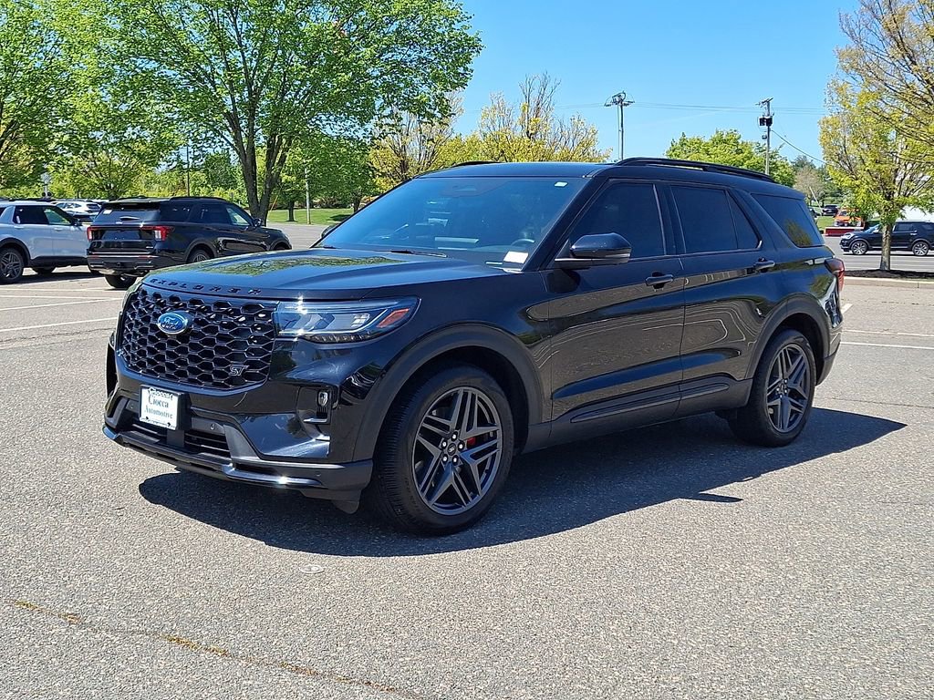 Certified 2025 Ford Explorer ST AWD/4WD image 6