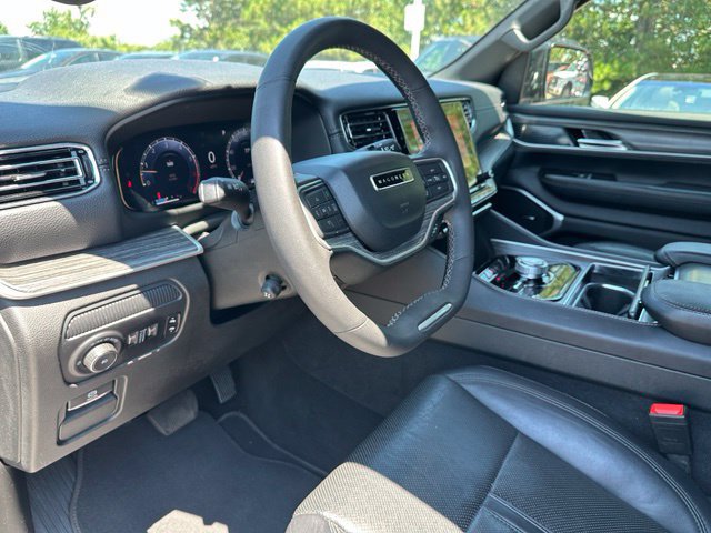Used 2024 Jeep Wagoneer L Series II w/ Flexible Seating Group AWD/4WD image 22