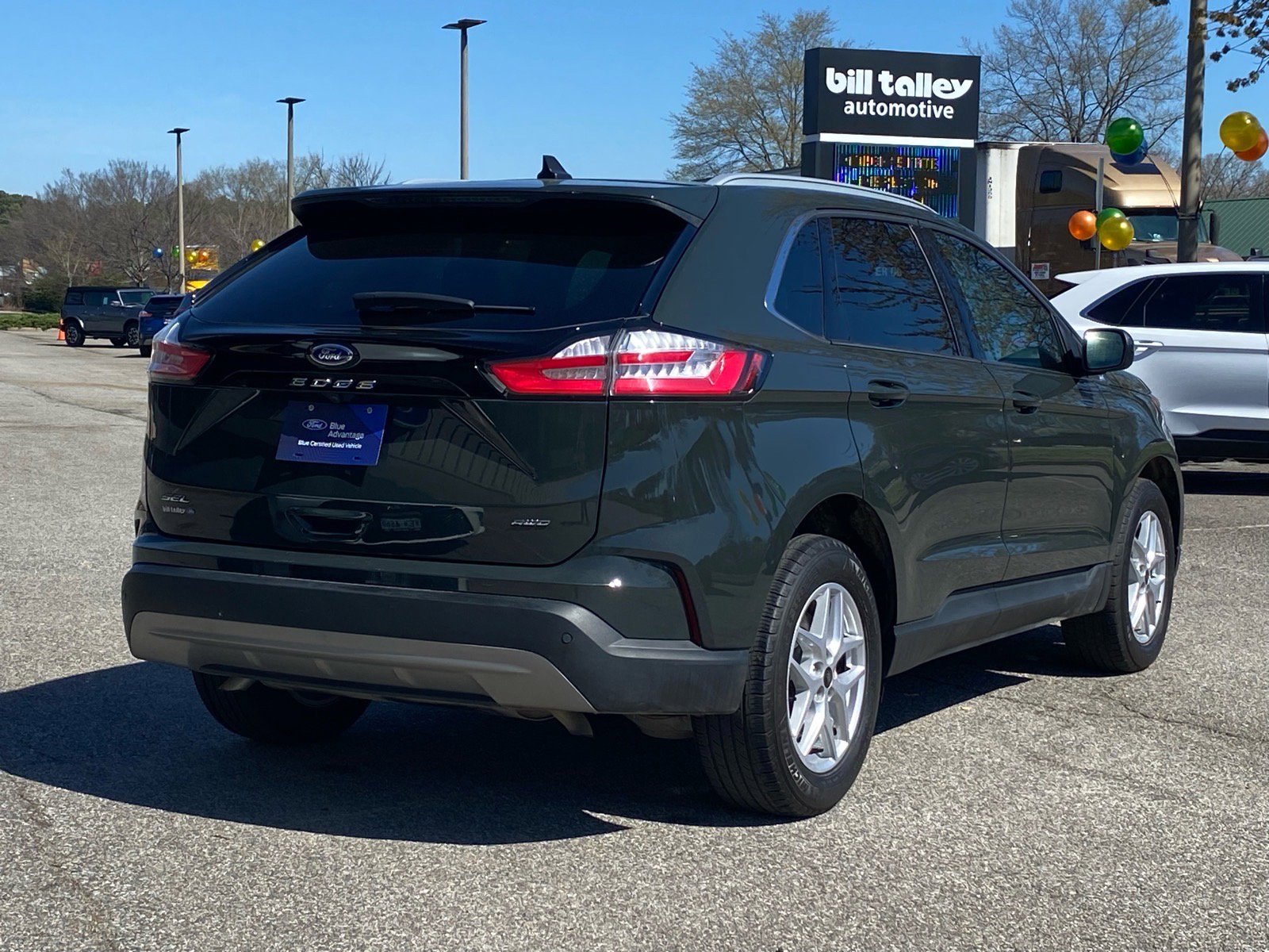 Certified 2024 Ford Edge SEL w/ Convenience Package AWD/4WD image 4