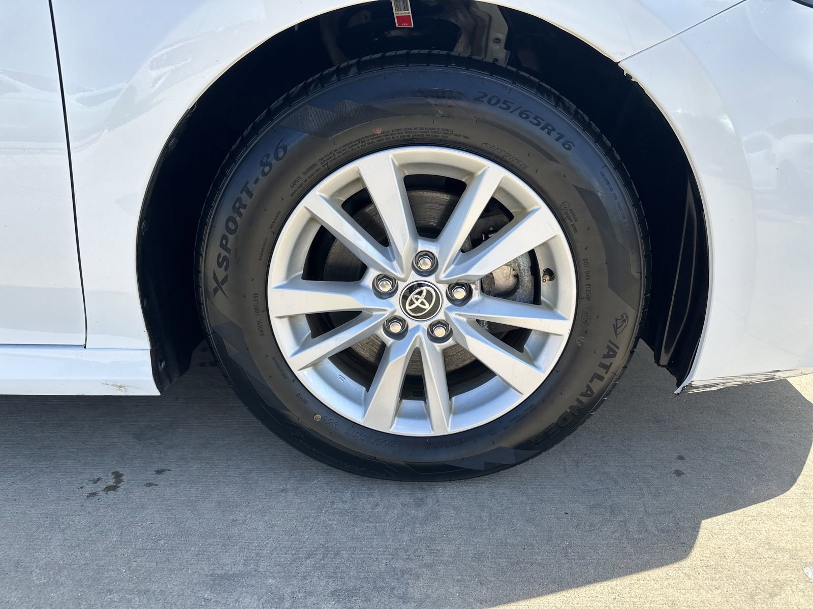 Used 2025 Toyota Camry LE image 11