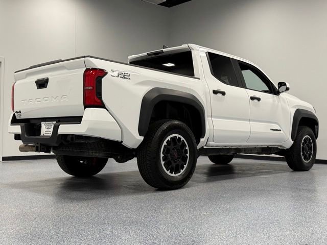Used 2024 Toyota Tacoma TRD Off-Road AWD/4WD image 12
