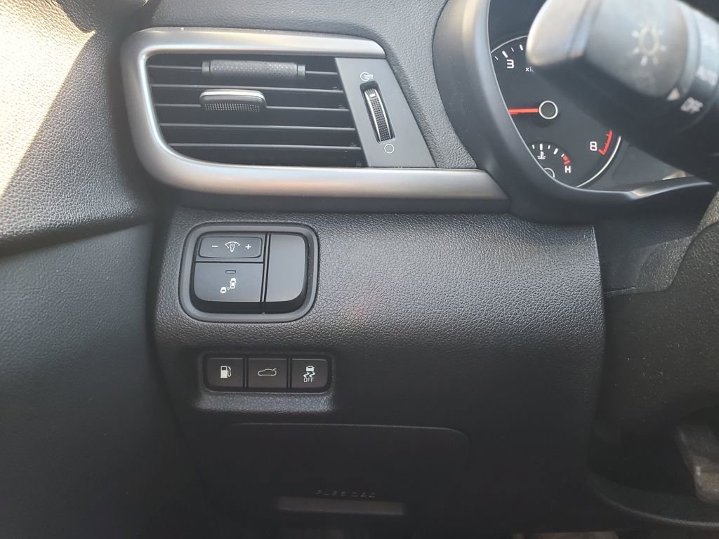 Used 2018 Kia Optima LX w/ Convenience Package image 14