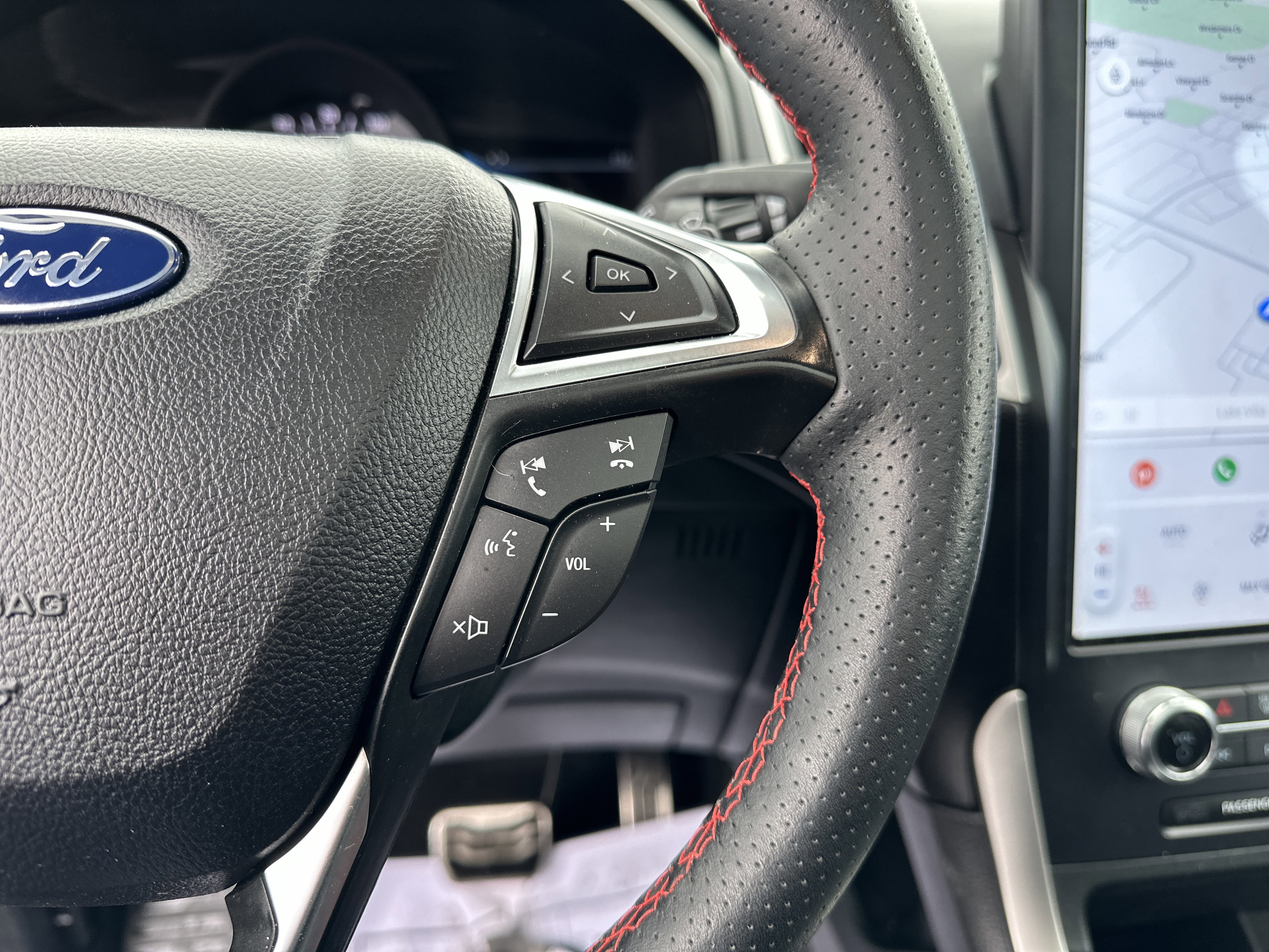 Certified 2024 Ford Edge ST-Line w/ Class II Trailer Tow Package image 22