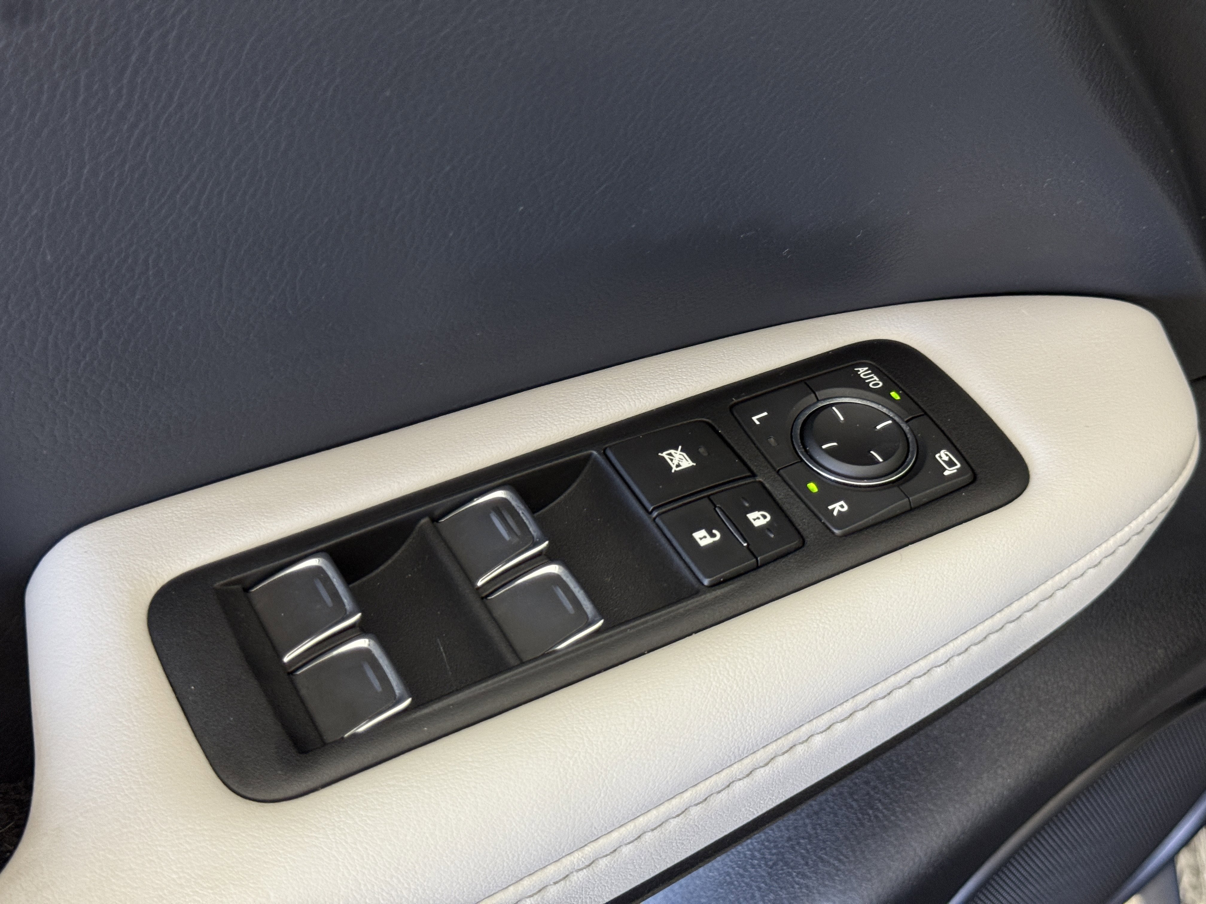 Used 2021 Lexus RX 350 FWD w/ Accessory Package image 15