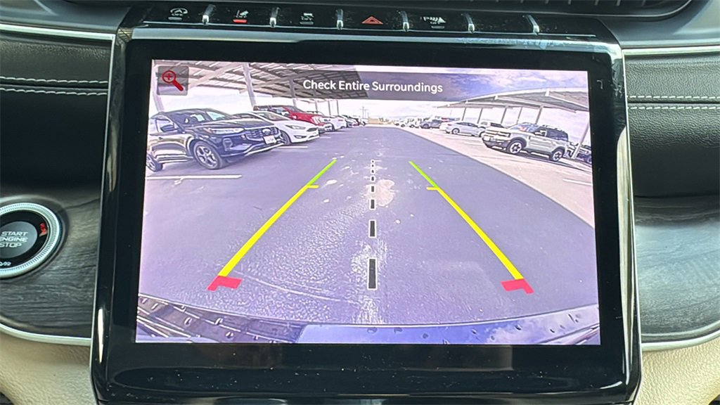 Used 2023 Jeep Grand Cherokee Limited image 17