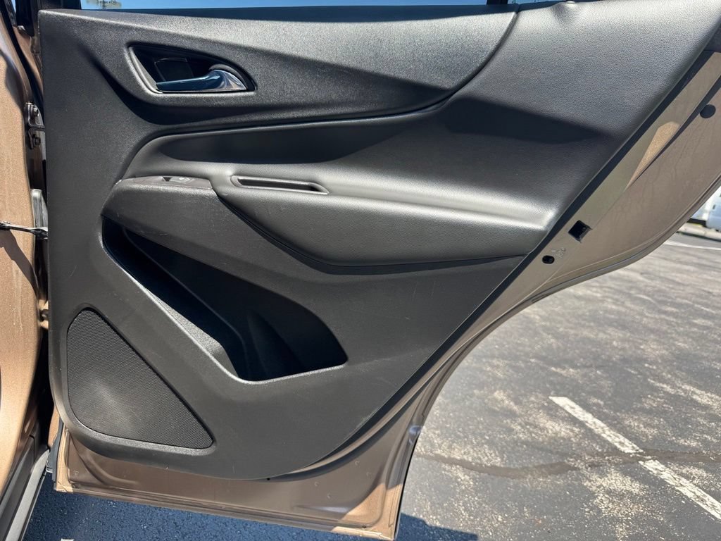 Used 2019 Chevrolet Equinox LT w/ Driver Convenience Package FWD image 26