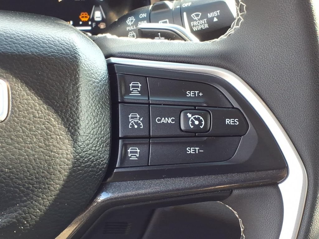 Used 2023 Jeep Grand Cherokee L Laredo w/ Trailer Tow Group (B) AWD/4WD image 27