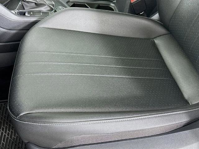 Used 2022 Volkswagen Tiguan SE image 21