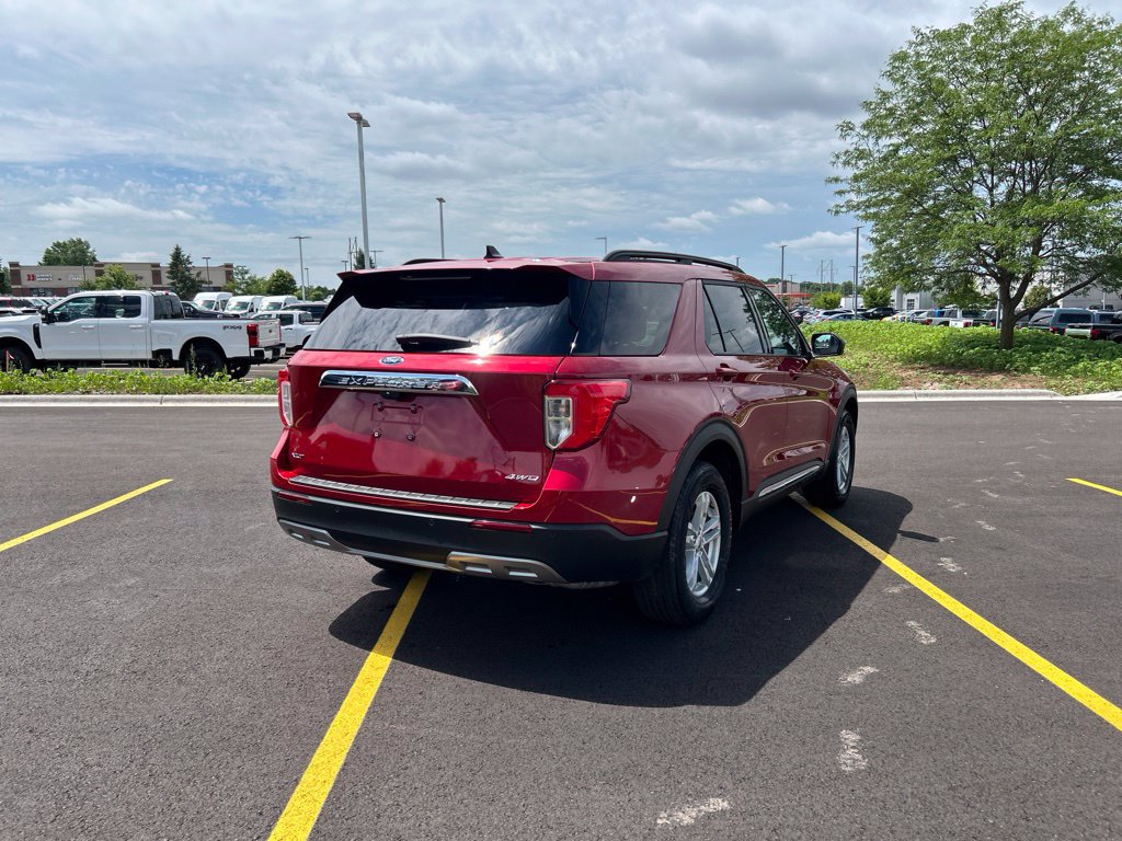 Certified 2024 Ford Explorer XLT w/ Equipment Group 202A AWD/4WD image 6