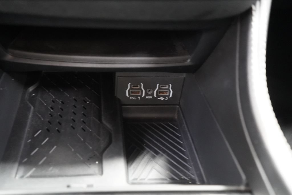 Used 2025 Chrysler Pacifica Limited FWD image 42