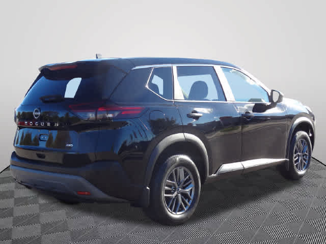 Used 2023 Nissan Rogue S AWD/4WD image 3