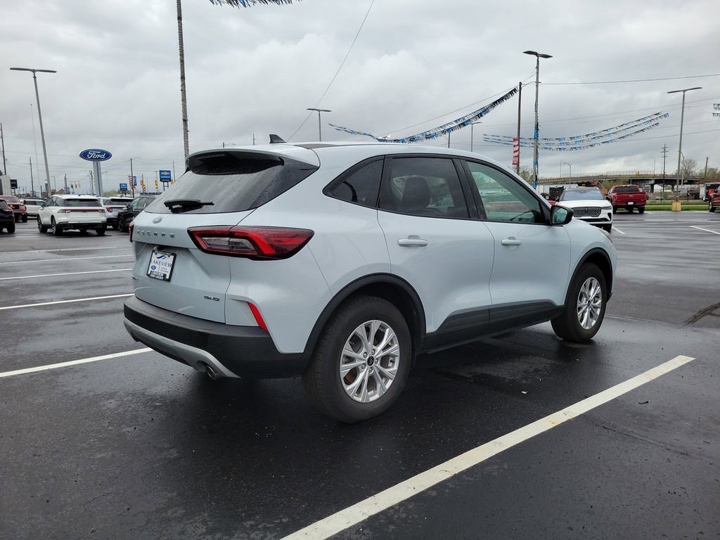 Certified 2025 Ford Escape Active w/ Cold Weather Package AWD/4WD image 3