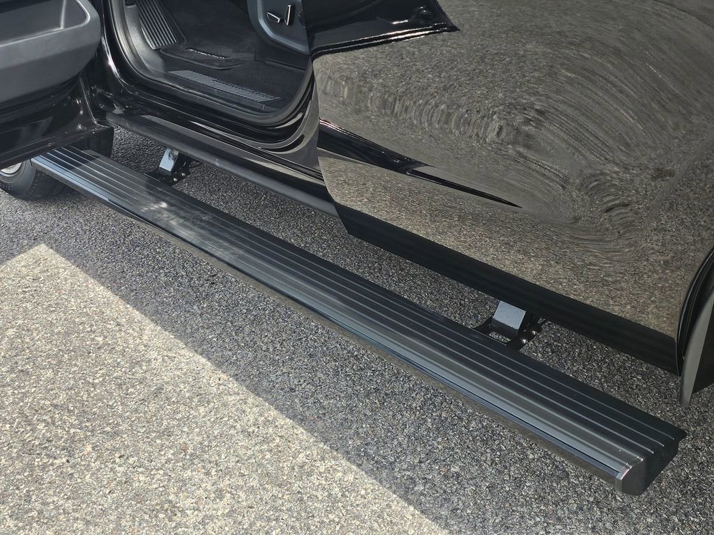 Certified 2024 Ford Expedition Limited RWD image 19