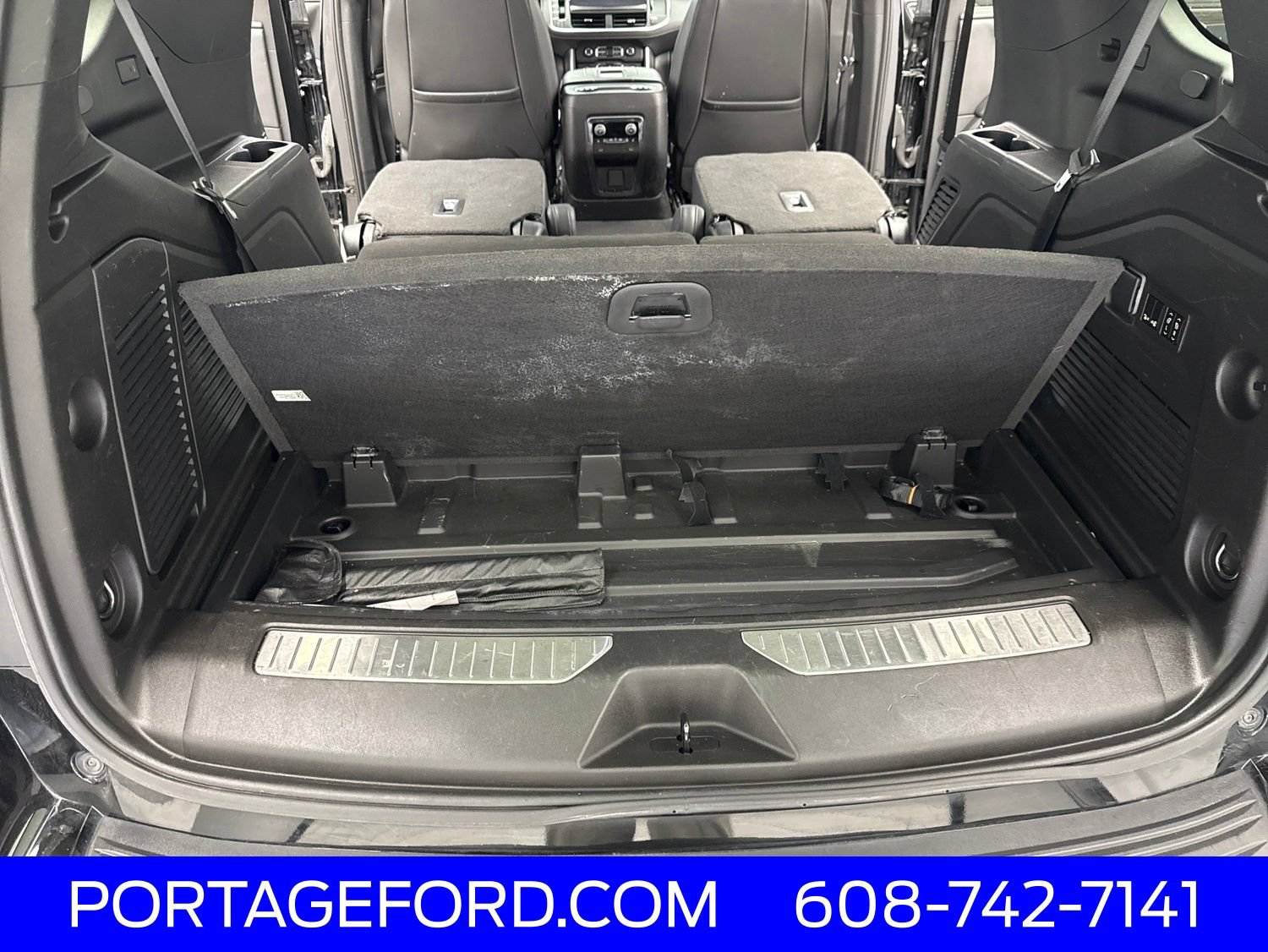 Used 2023 Chevrolet Tahoe Premier AWD/4WD image 43