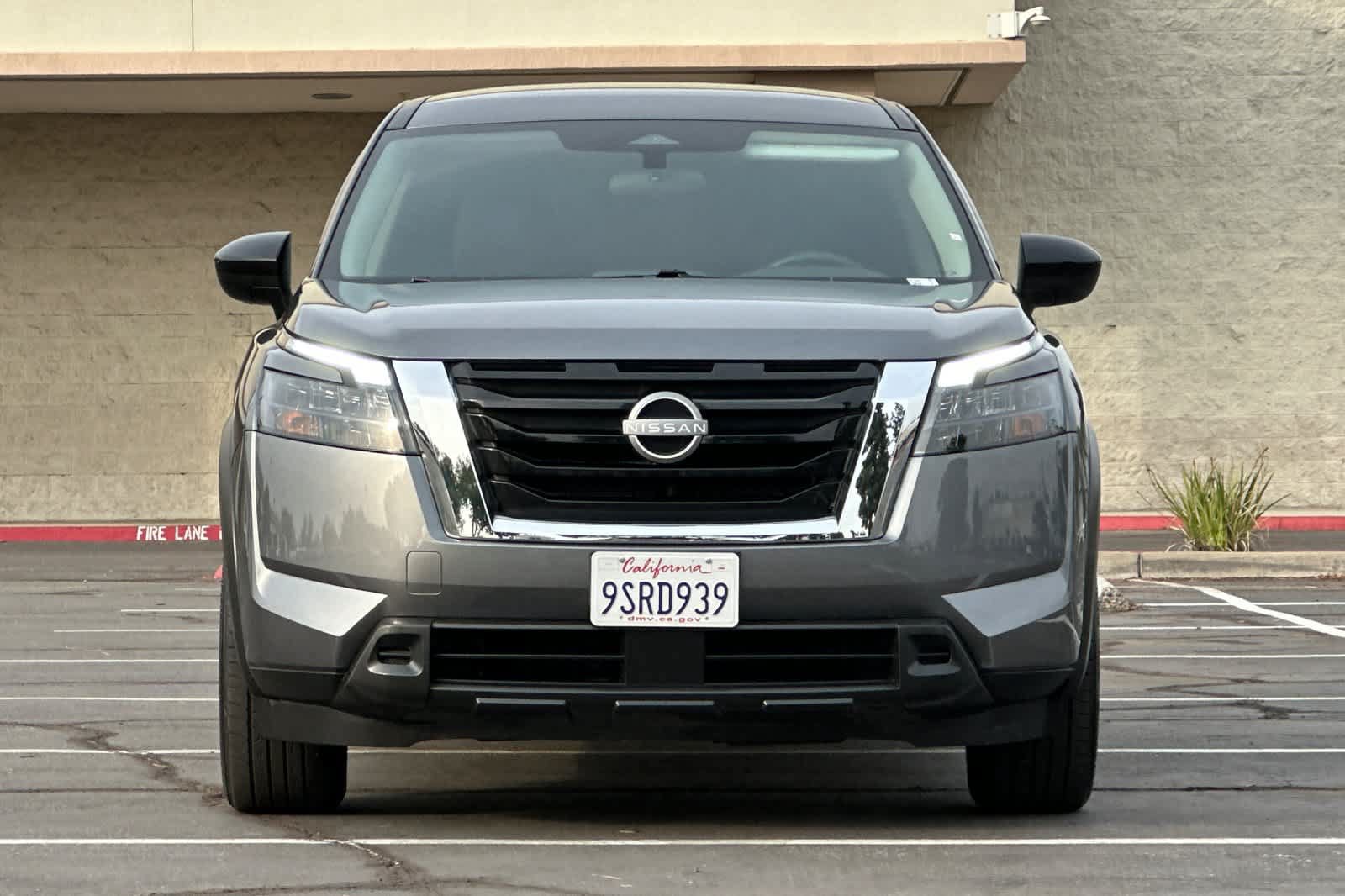 Used 2025 Nissan Pathfinder S FWD image 11