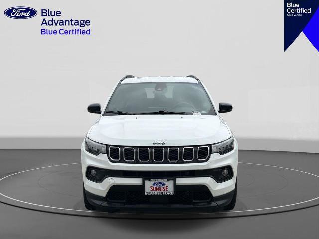 Used 2024 Jeep Compass Latitude AWD/4WD image 3
