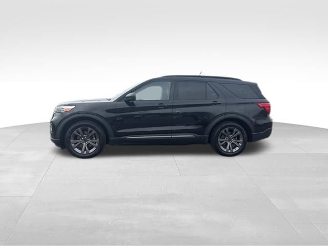 Certified 2021 Ford Explorer XLT w/ Equipment Group 202A image 2