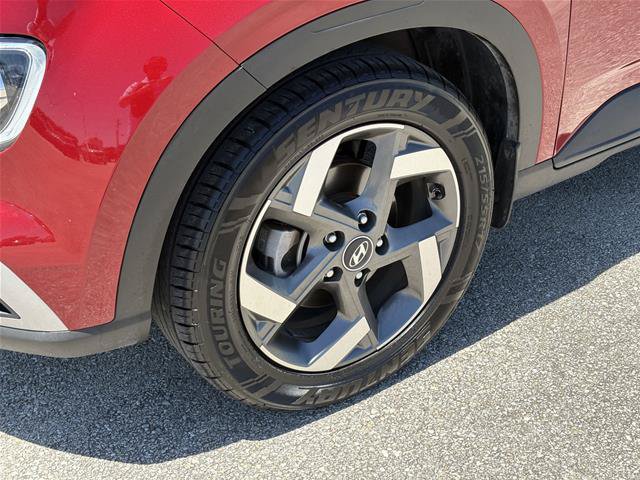 Used 2024 Hyundai Venue Limited FWD image 9