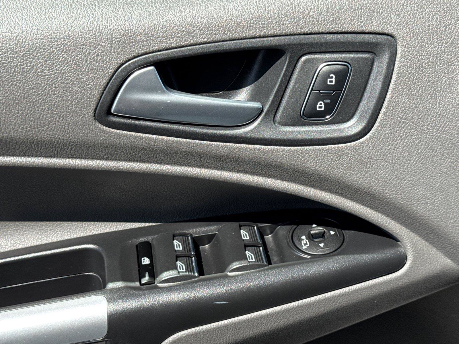 Certified 2023 Ford Transit Connect XLT FWD image 30