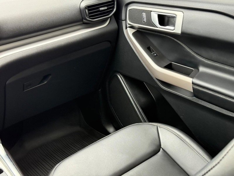Certified 2023 Ford Explorer XLT image 15
