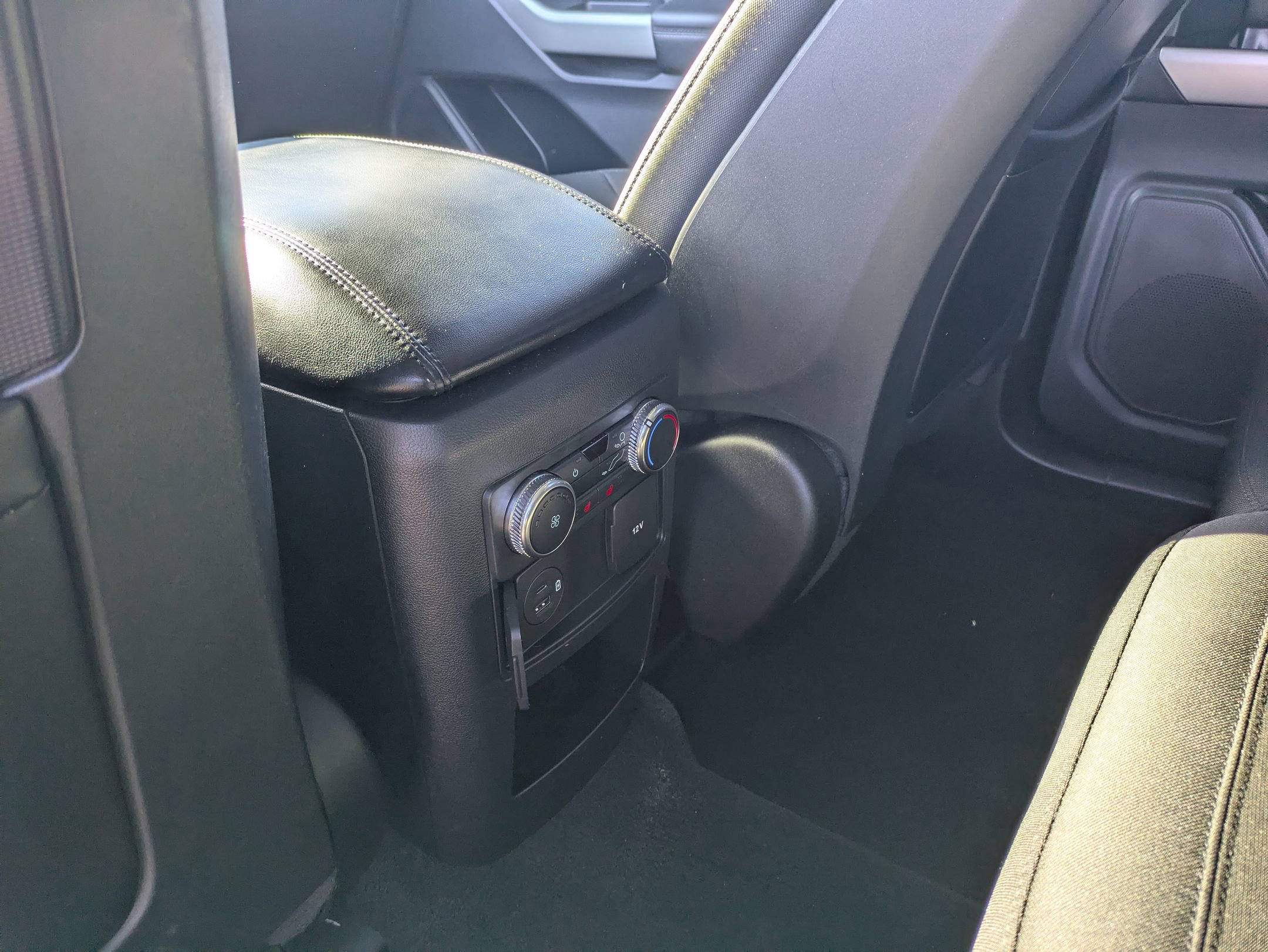 Certified 2020 Ford Explorer XLT w/ Comfort Package image 29