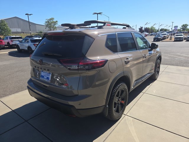 Used 2025 Nissan Rogue SV AWD/4WD image 5
