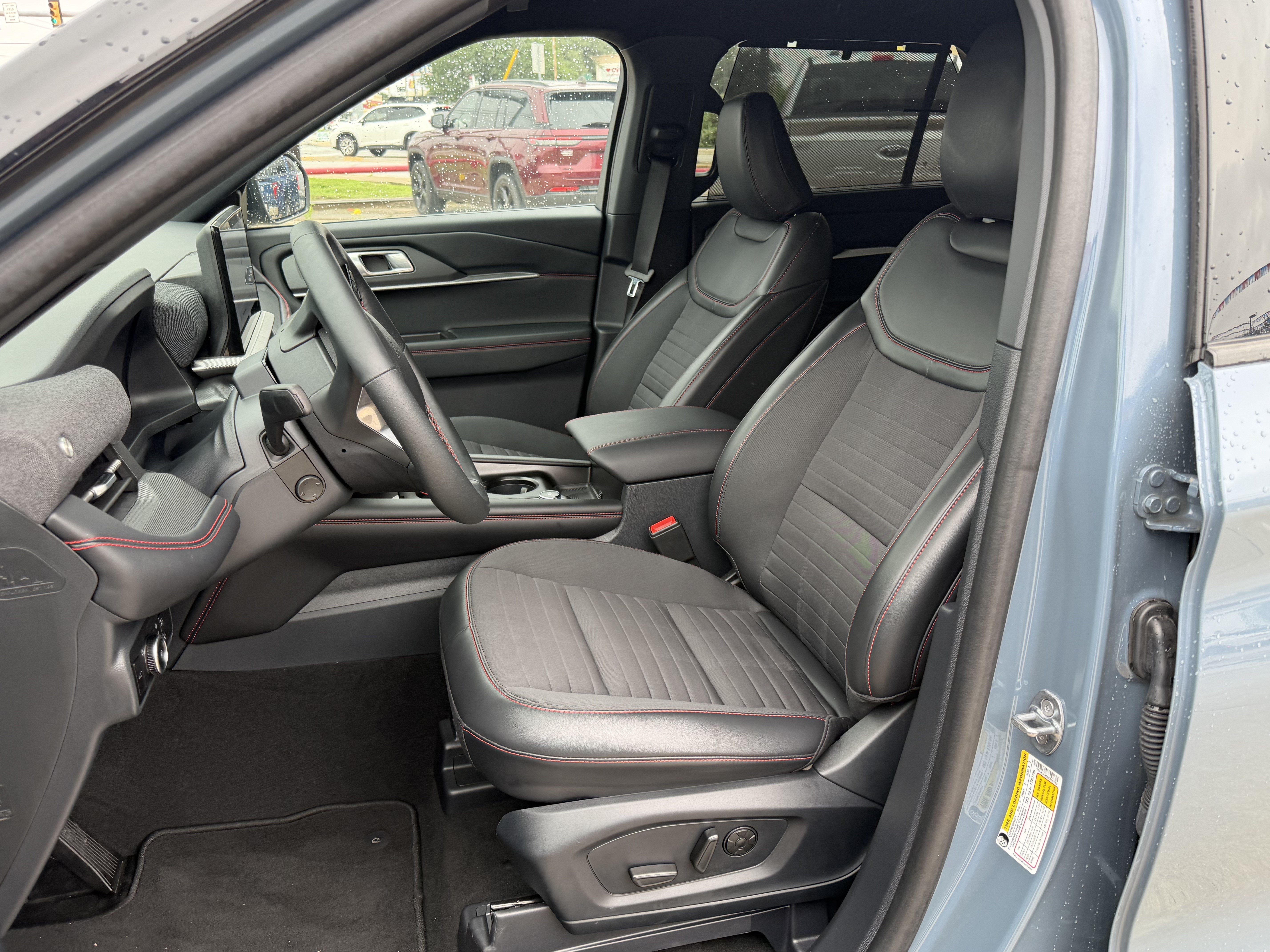 Certified 2025 Ford Explorer ST-Line w/ Premium Package RWD image 15