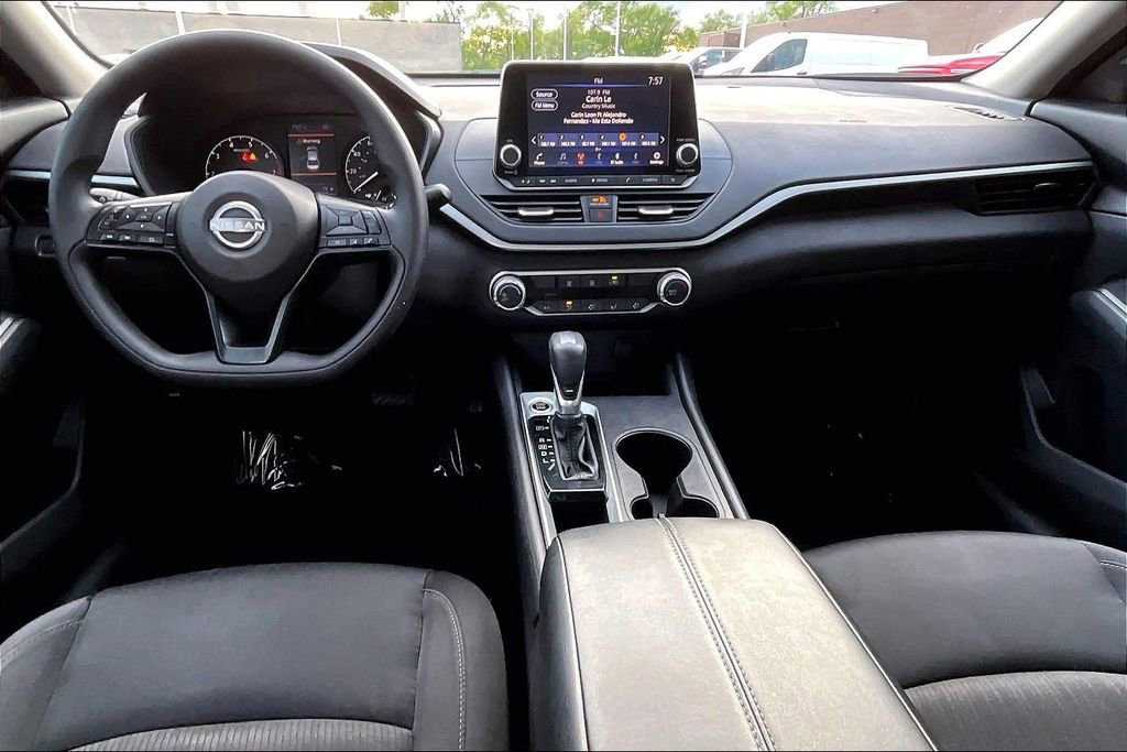 Used 2025 Nissan Altima 2.5 S FWD image 14