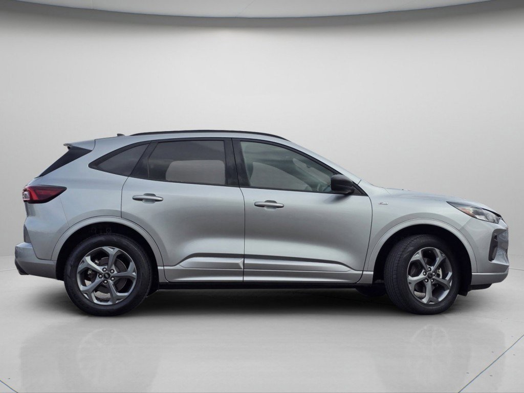 Certified 2023 Ford Escape ST-Line image 2