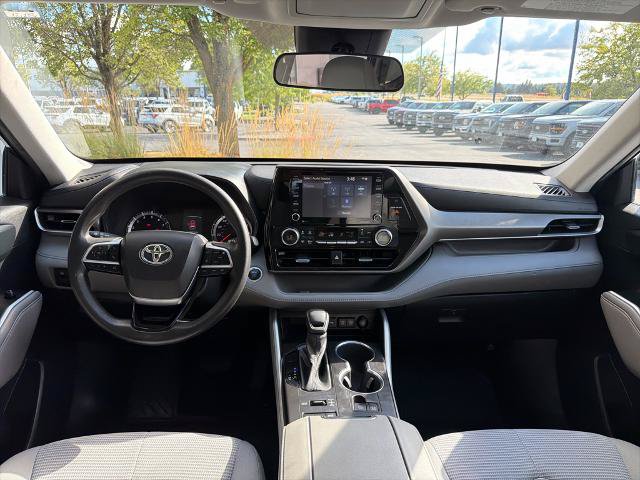 Used 2020 Toyota Highlander L AWD/4WD image 32