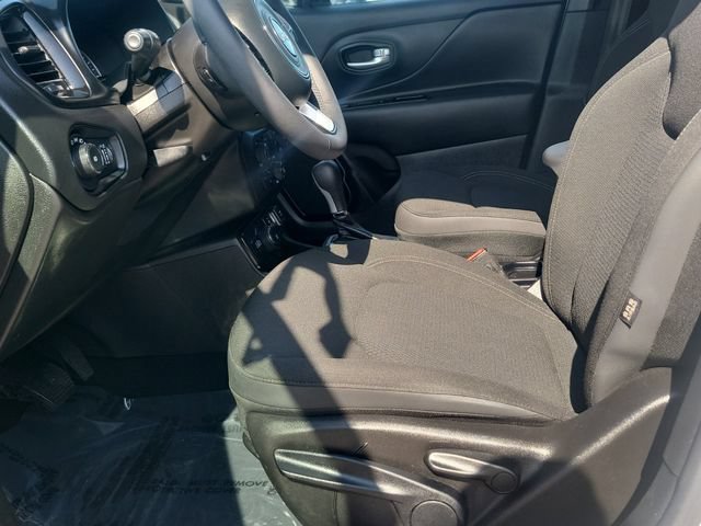 Used 2023 Jeep Renegade Altitude AWD/4WD image 24