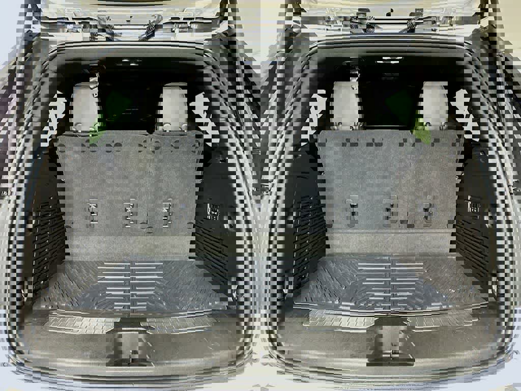 Used 2021 GMC Yukon AT4 image 24