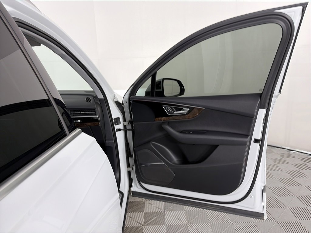 Used 2018 Audi Q7 3.0T Prestige image 31