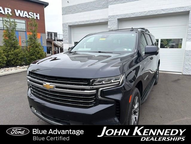 Used 2023 Chevrolet Suburban LT w/ LT Signature Plus Package AWD/4WD image 1