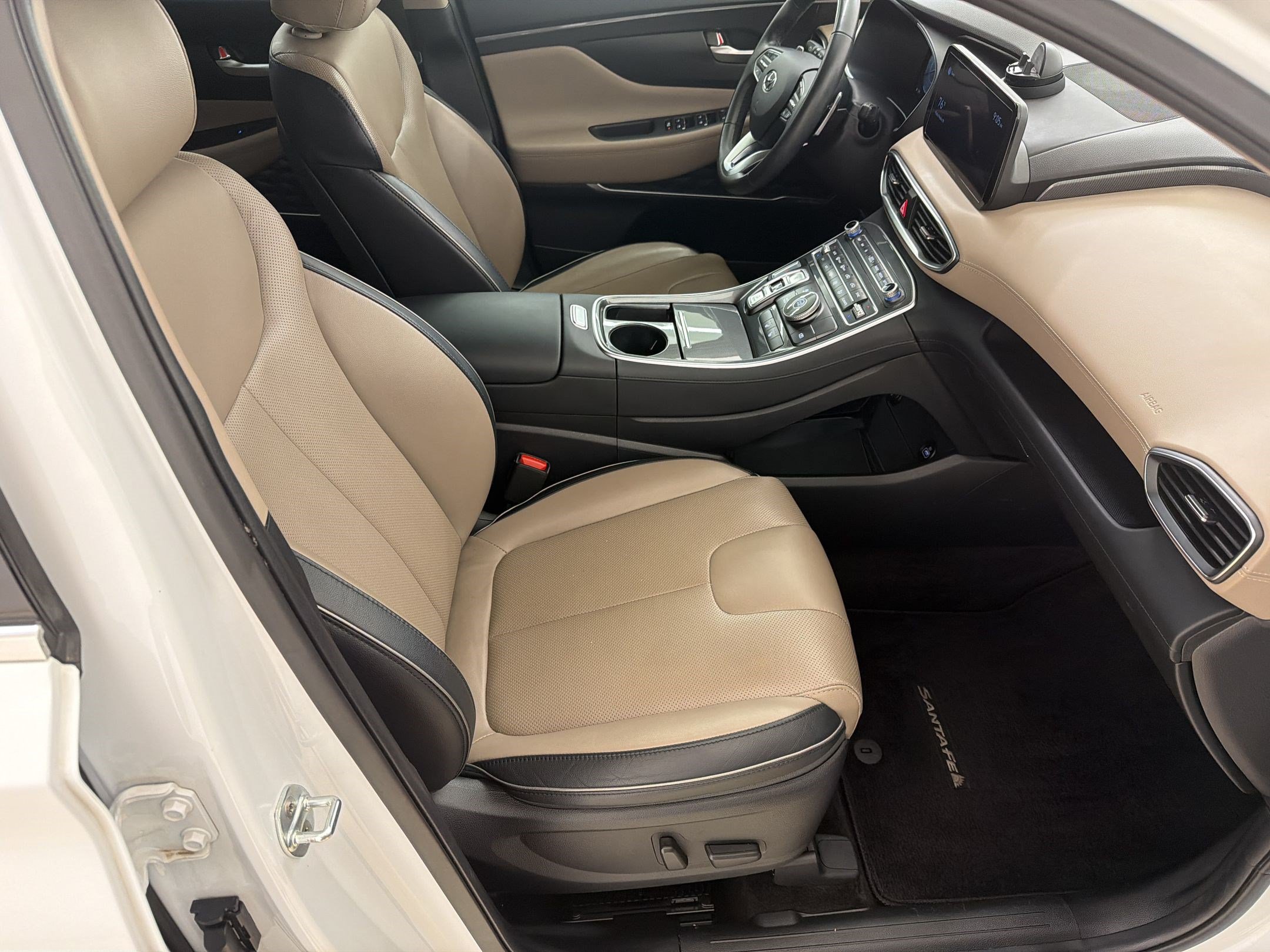 Used 2021 Hyundai Santa Fe SEL w/ Convenience + Premium Package FWD image 24