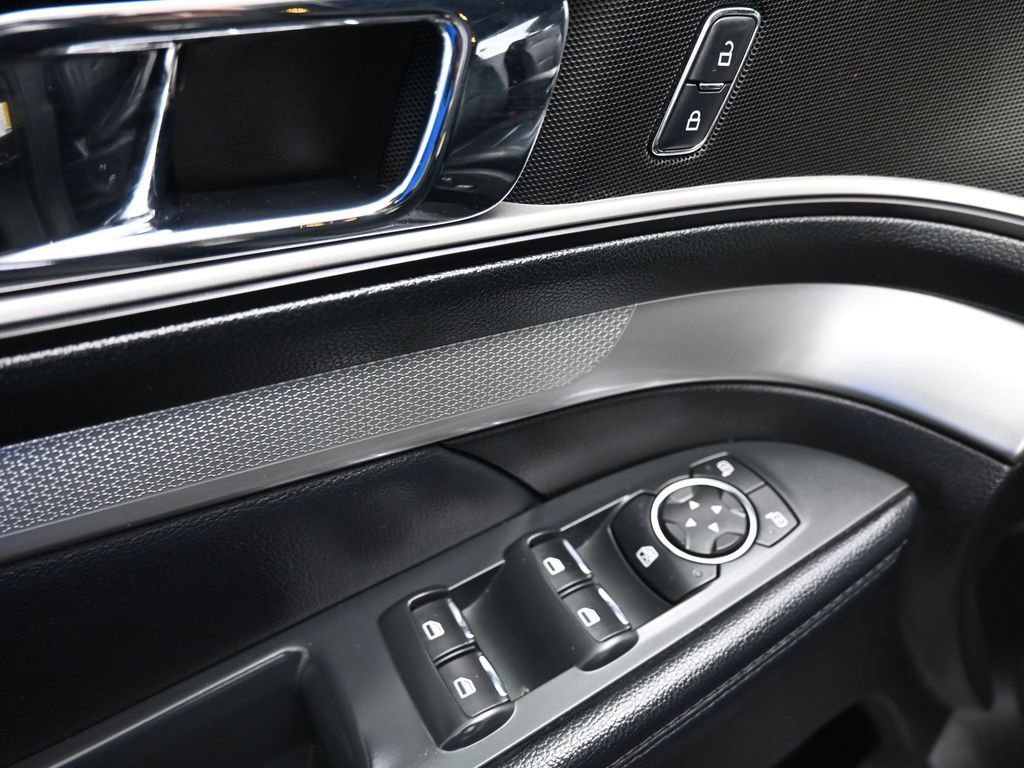 Certified 2017 Ford Explorer XLT w/ Equipment Group 202A image 12