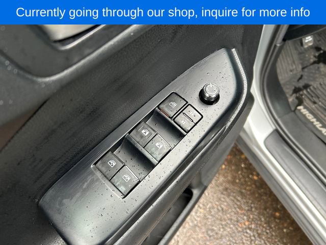 Used 2019 Toyota Highlander XLE image 11