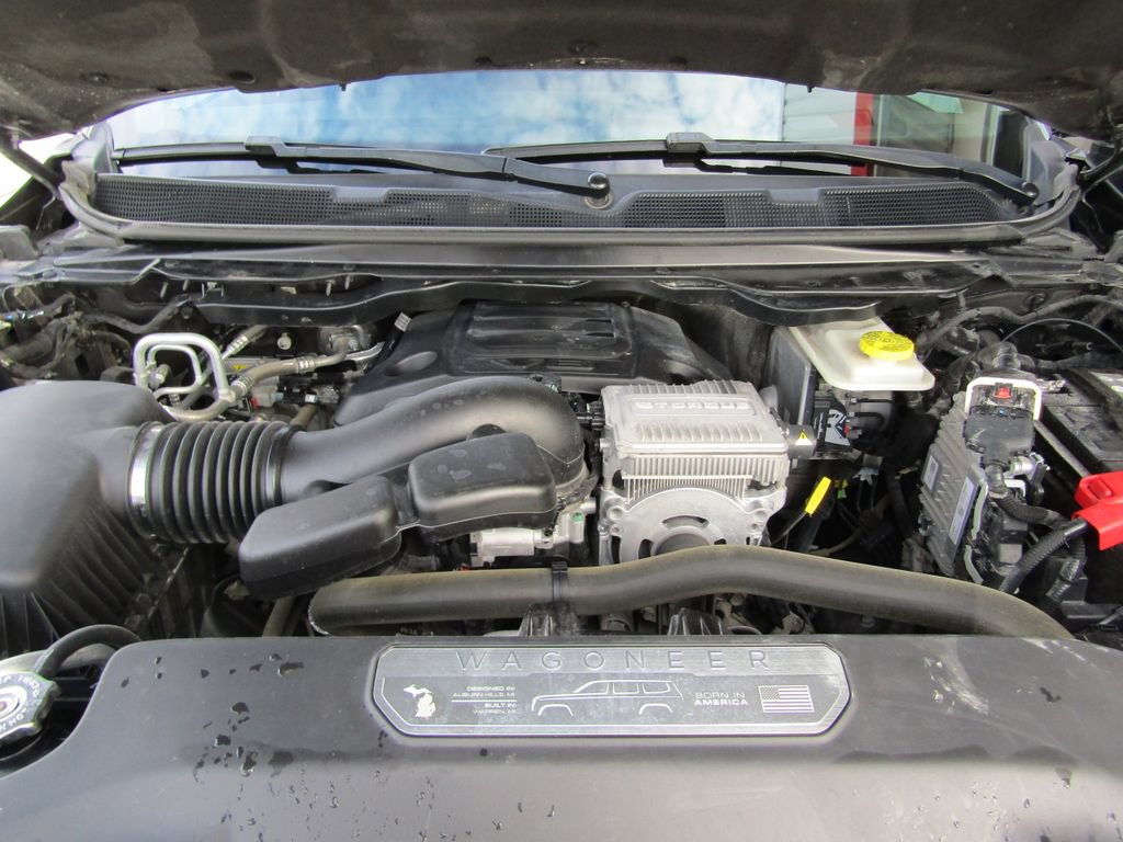 Used 2022 Jeep Wagoneer Series III AWD/4WD image 33