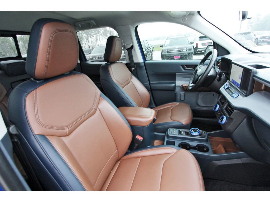 Certified 2024 Ford Maverick Lariat FWD image 30
