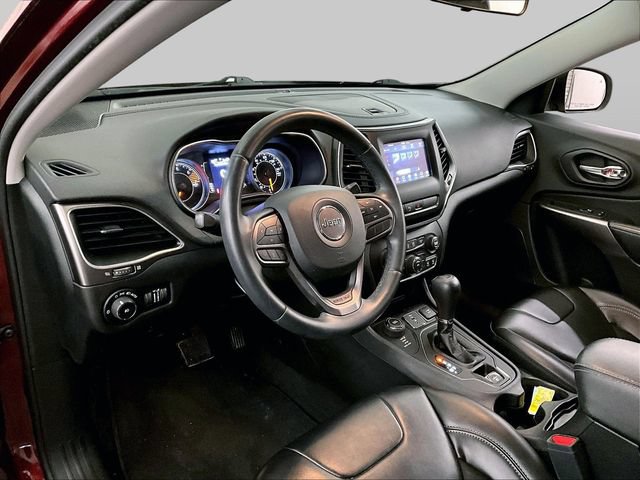 Used 2019 Jeep Cherokee Latitude Plus AWD/4WD image 12