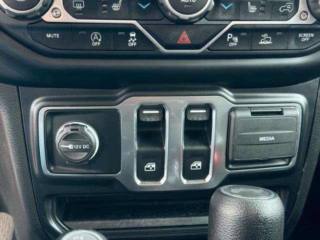 Used 2022 Jeep Wrangler Sport AWD/4WD image 31