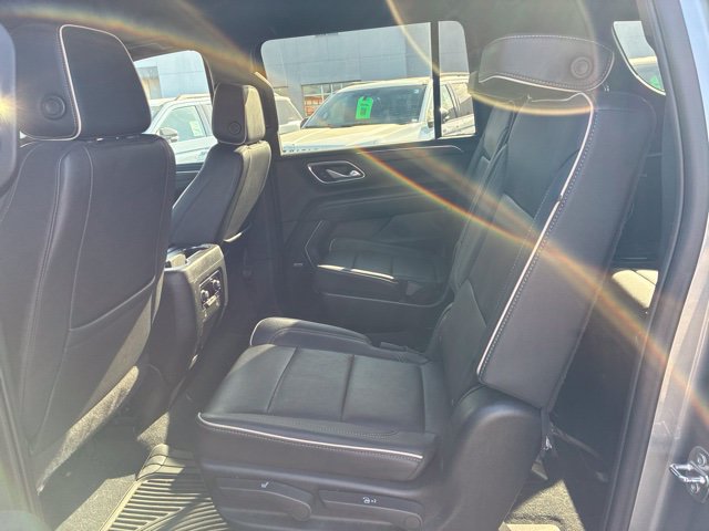 Used 2023 Chevrolet Suburban Premier AWD/4WD image 15