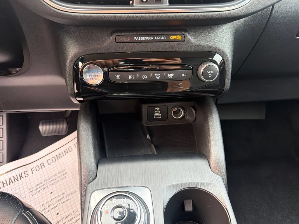 Certified 2024 Ford Escape Platinum AWD/4WD image 33
