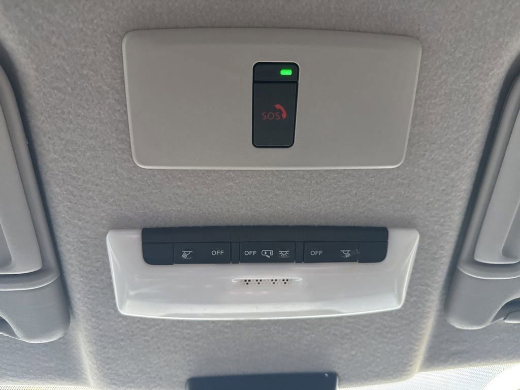 Used 2022 Nissan Kicks SR w/ Premium Package image 40