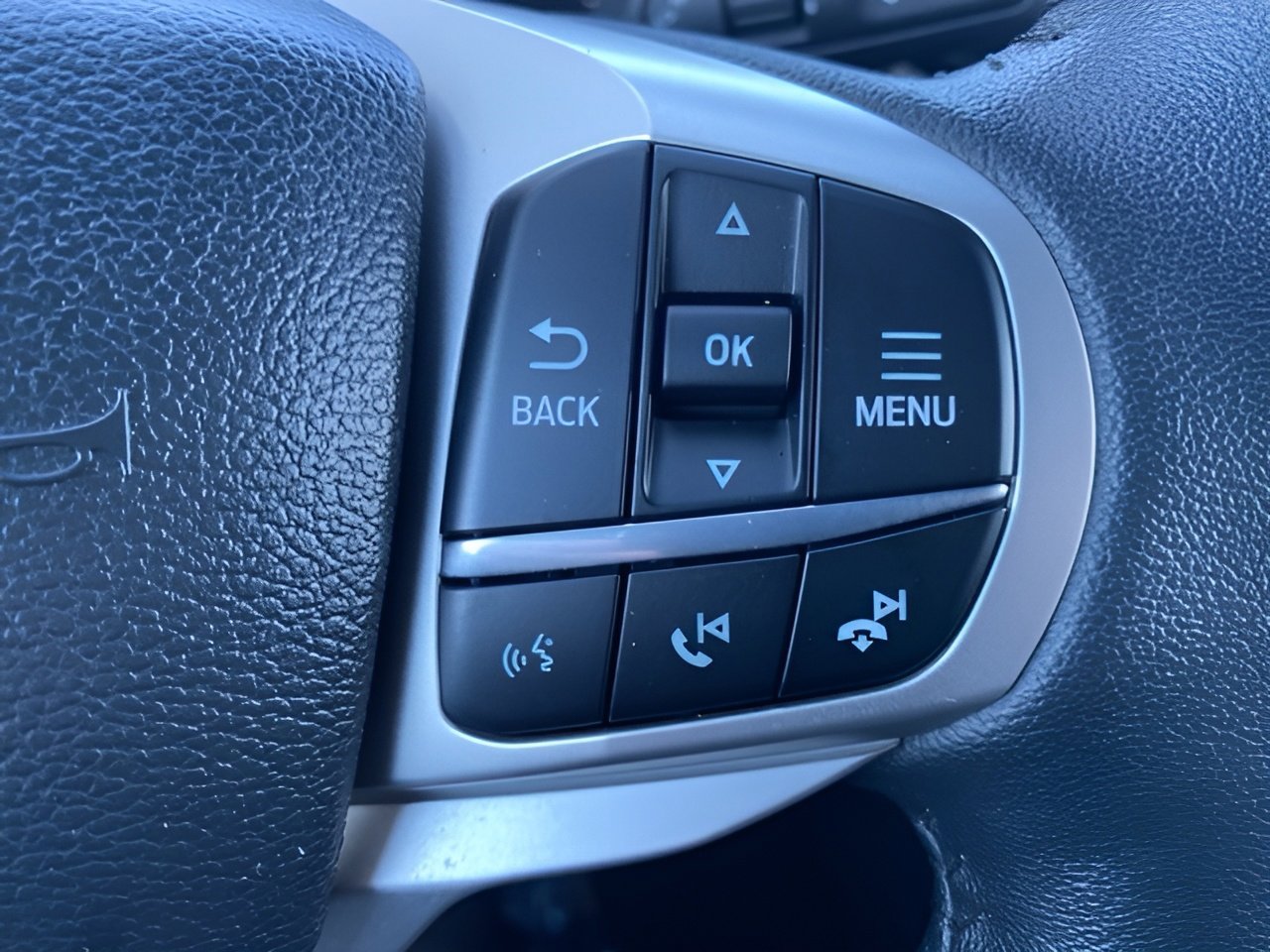 Certified 2024 Ford Explorer Limited w/ Equipment Group 301A image 18