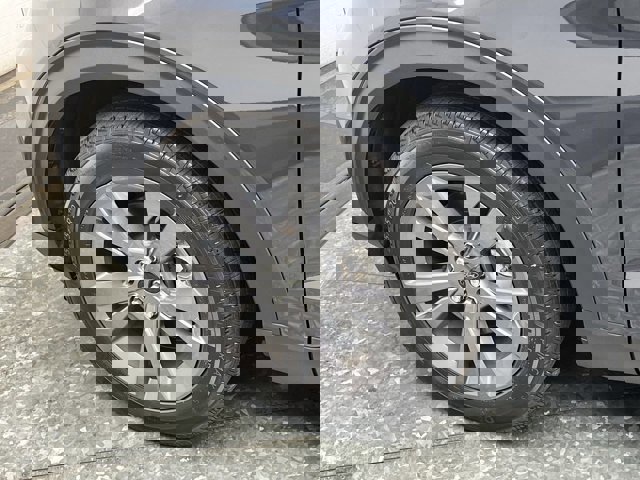 Certified 2023 Ford Explorer XLT w/ Equipment Group 202A image 33