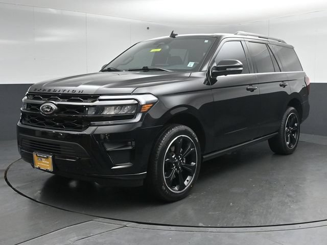 Certified 2024 Ford Expedition Limited AWD/4WD image 3
