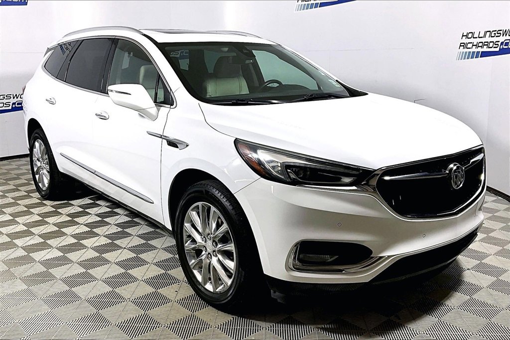 Used 2018 Buick Enclave Premium w/ Experience Buick Package image 3