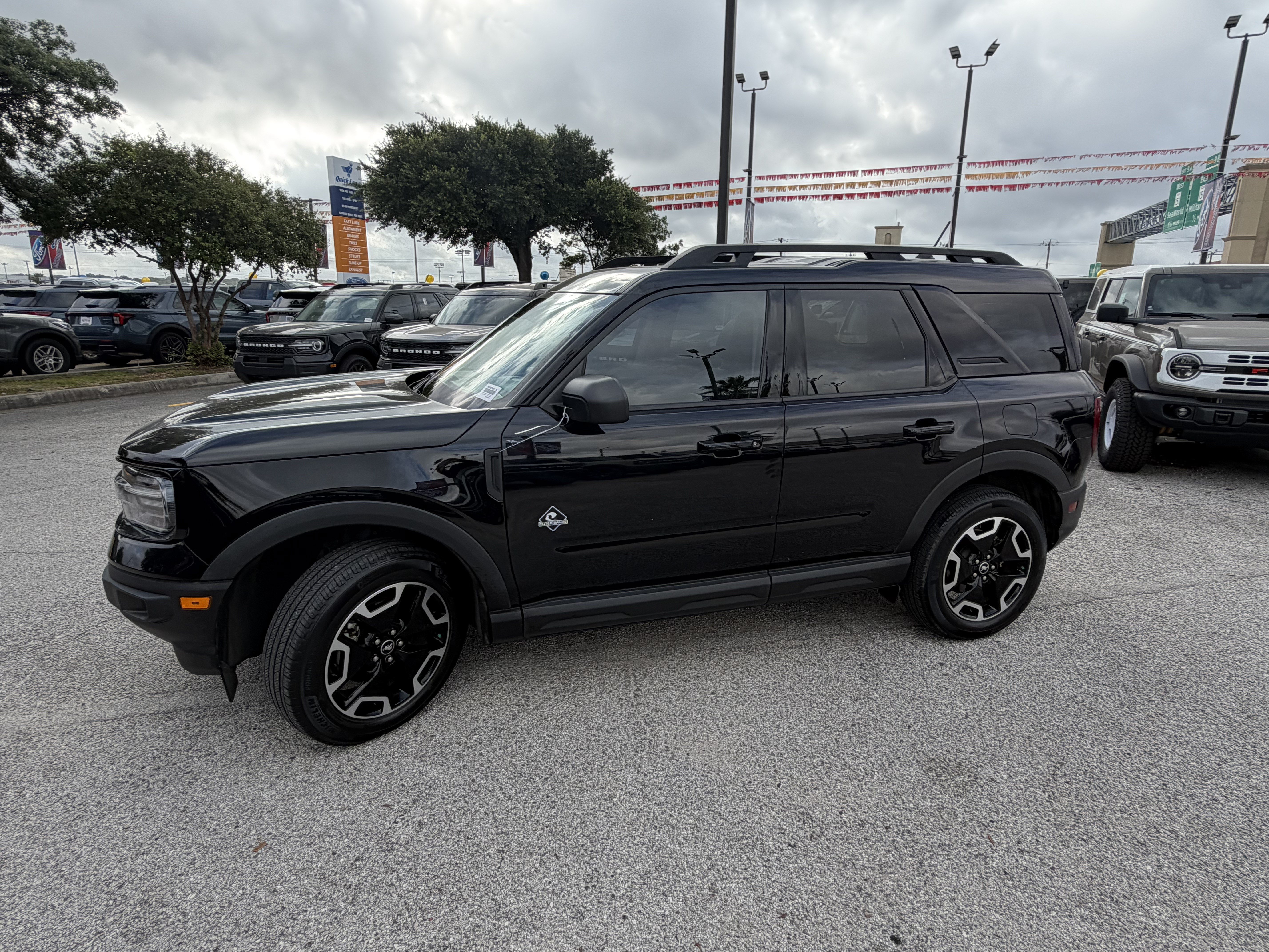 Certified 2023 Ford Bronco Sport Outer Banks w/ Tech Package AWD/4WD image 11